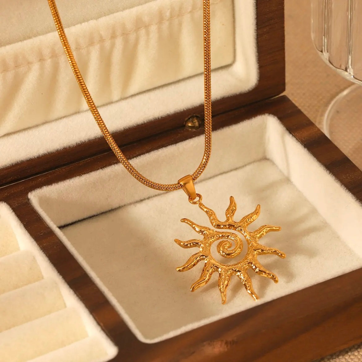 Sun kissed necklace