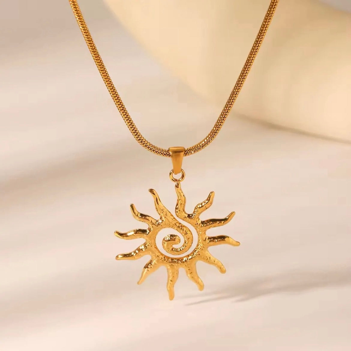 Sun kissed necklace