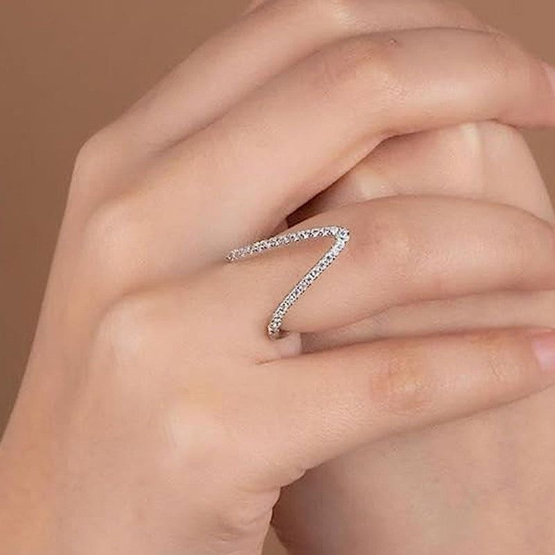 Silver V star studded ring