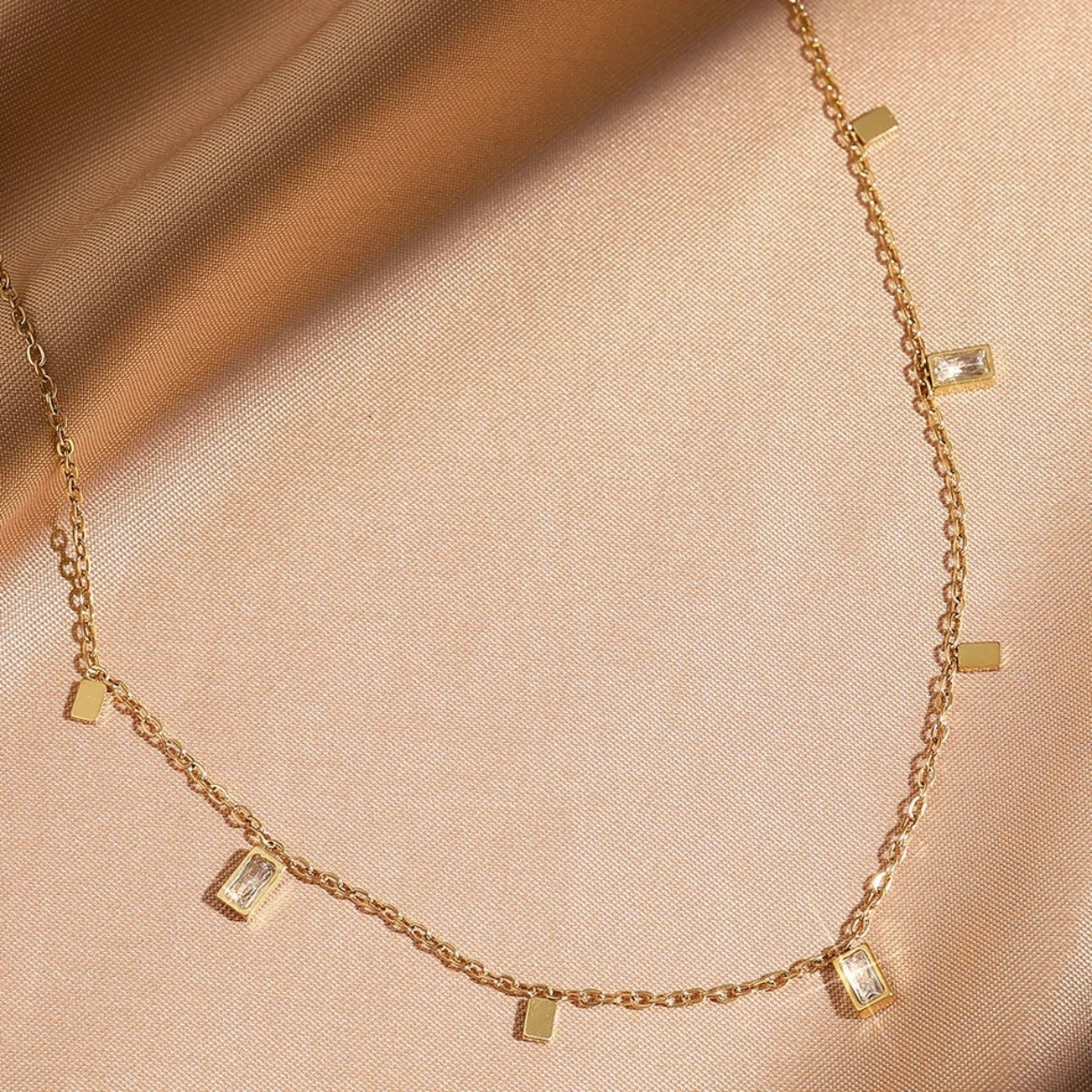 Minimal charm necklace