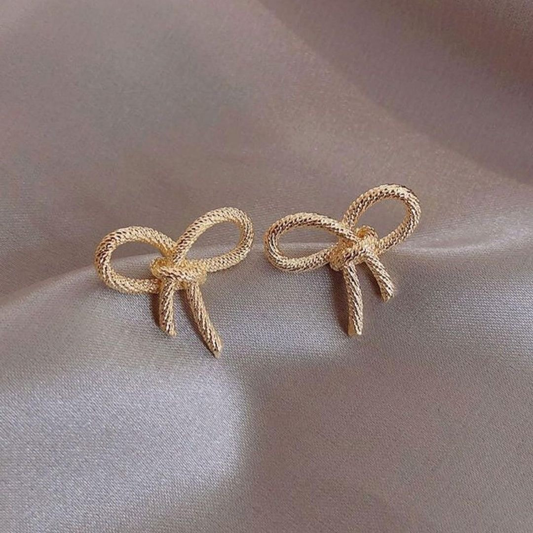 Mini bow tie earrings