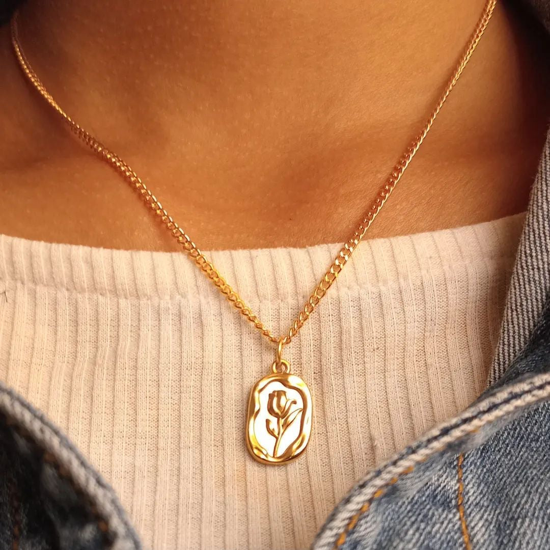 Golden tulip necklace