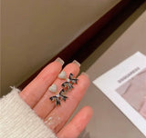 Little black bow earring