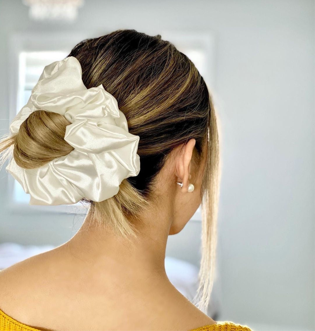XXL Big Premium satin scrunchie (random colour)