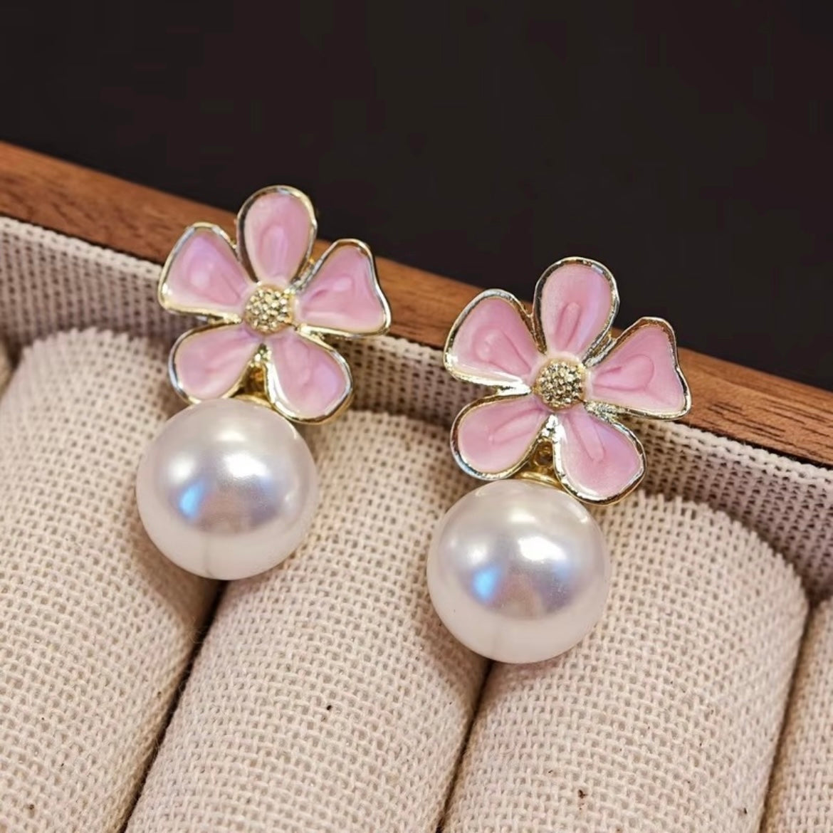 Blooming pearl earrings