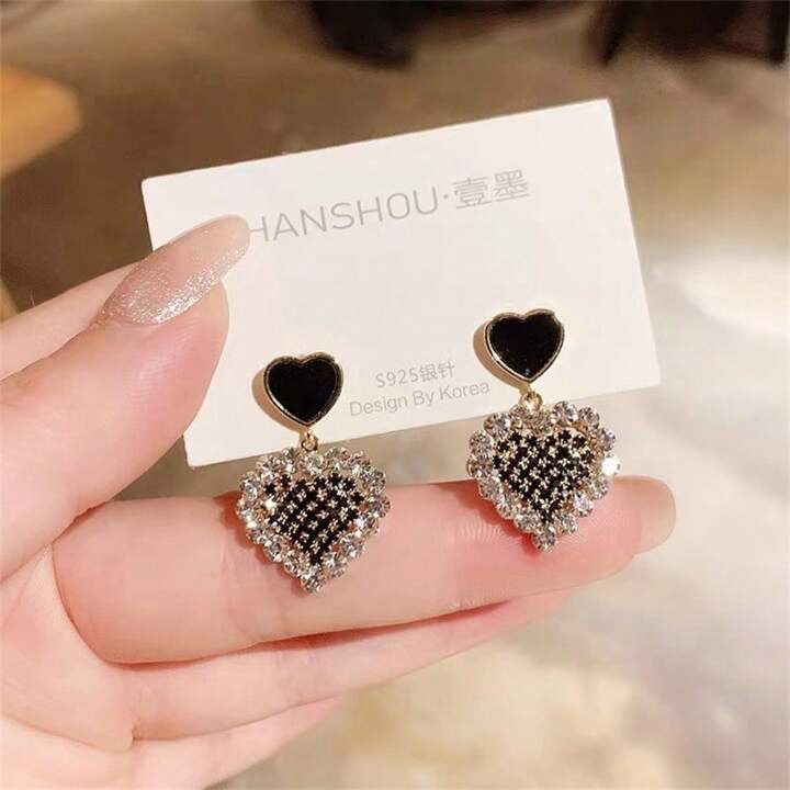 Black rhinestone heart earrings
