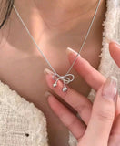 Minimal silver bow chain