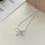 Minimal silver bow chain