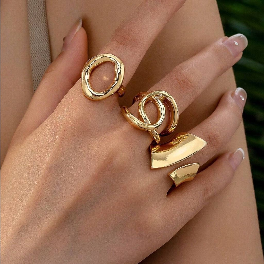 Chunky abstract set of 3 rings