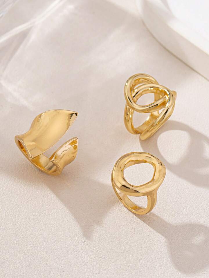 Chunky abstract set of 3 rings