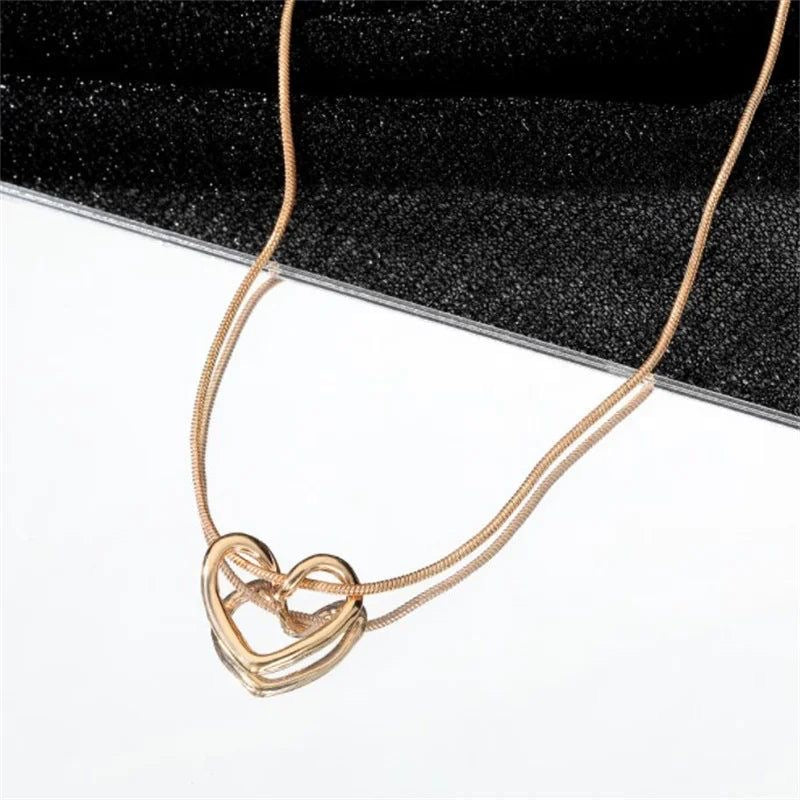 Minimal hollow heart chain